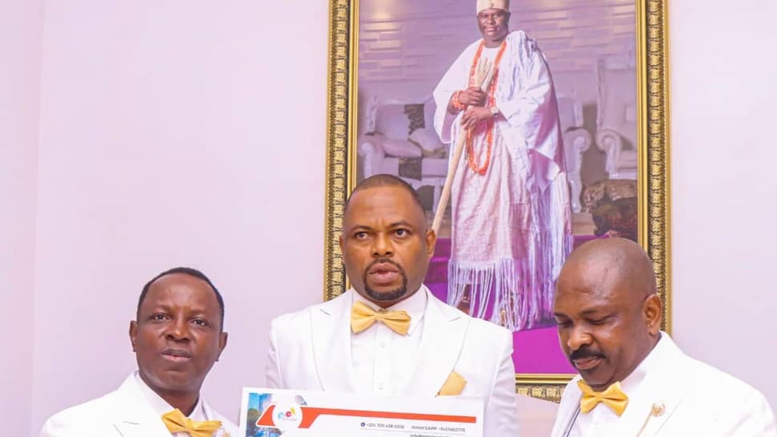 Get Elevated delegation presenting the royal patronage nomination at the palace in Ile-Ife